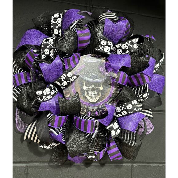 Halloween Wreath Gothic Purple Skull Handmade Deco Mesh 20 Inch - Picture 3 of 8